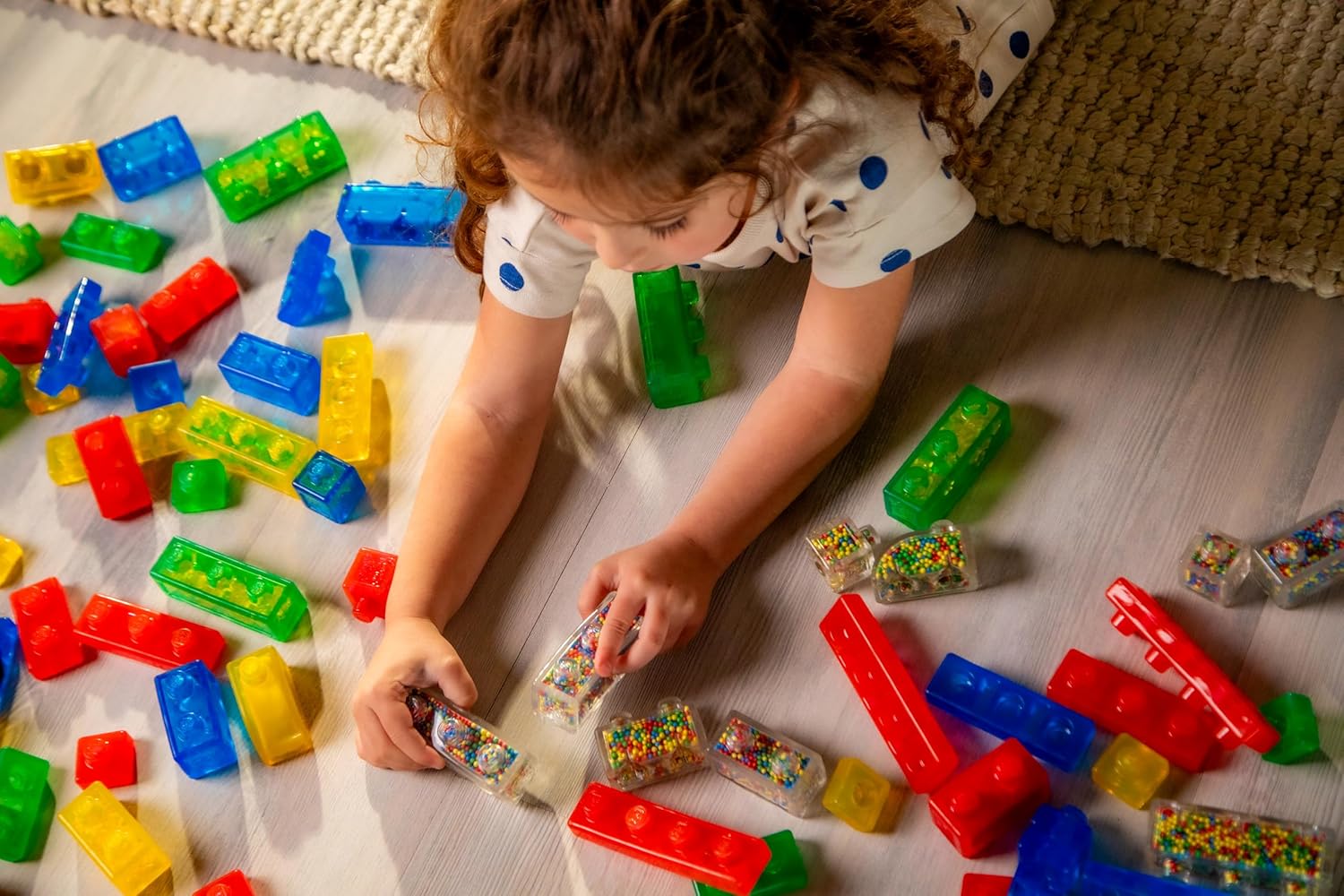 Jelly Blox – Kreativset, Bauspielzeug ab 2 Jahren, mit 20 Sinnesbausteinen, Konstruktionsspielzeug für Kinder, Sinnesspiel mit bunten Kacheln