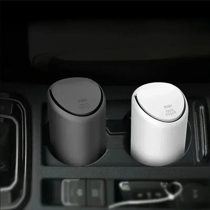 Automontierter Mülleimer mit Silikonbecher für den Einsatz im Auto. Mülltonne zur Autolaufbewahrung. Praktische und hygienische Aufbewahrungsbox für verschiedene Zwecke