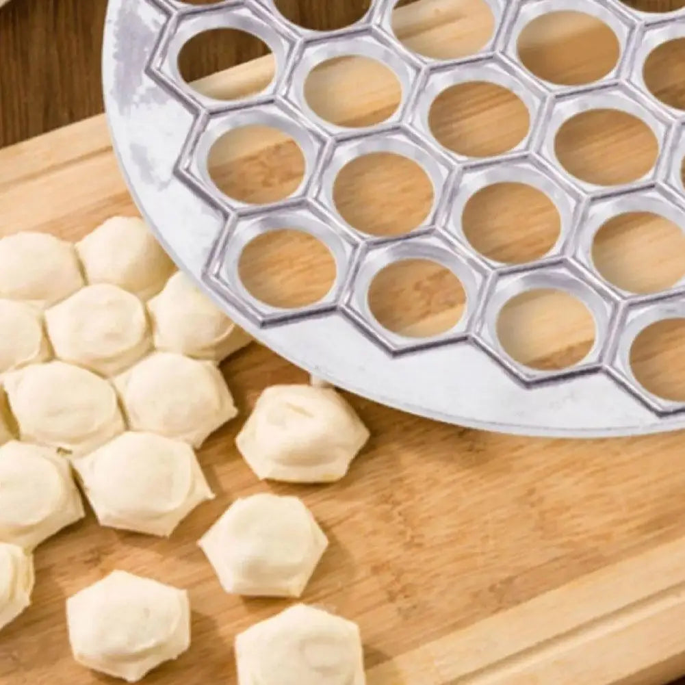 Aluminium-Knödelform, Ravioli-Maker, russischer Pelmeni-Maker, Knödelmaschine, Ravioli-Schneider, Küchen- und Kochutensilien, 37 Löcher