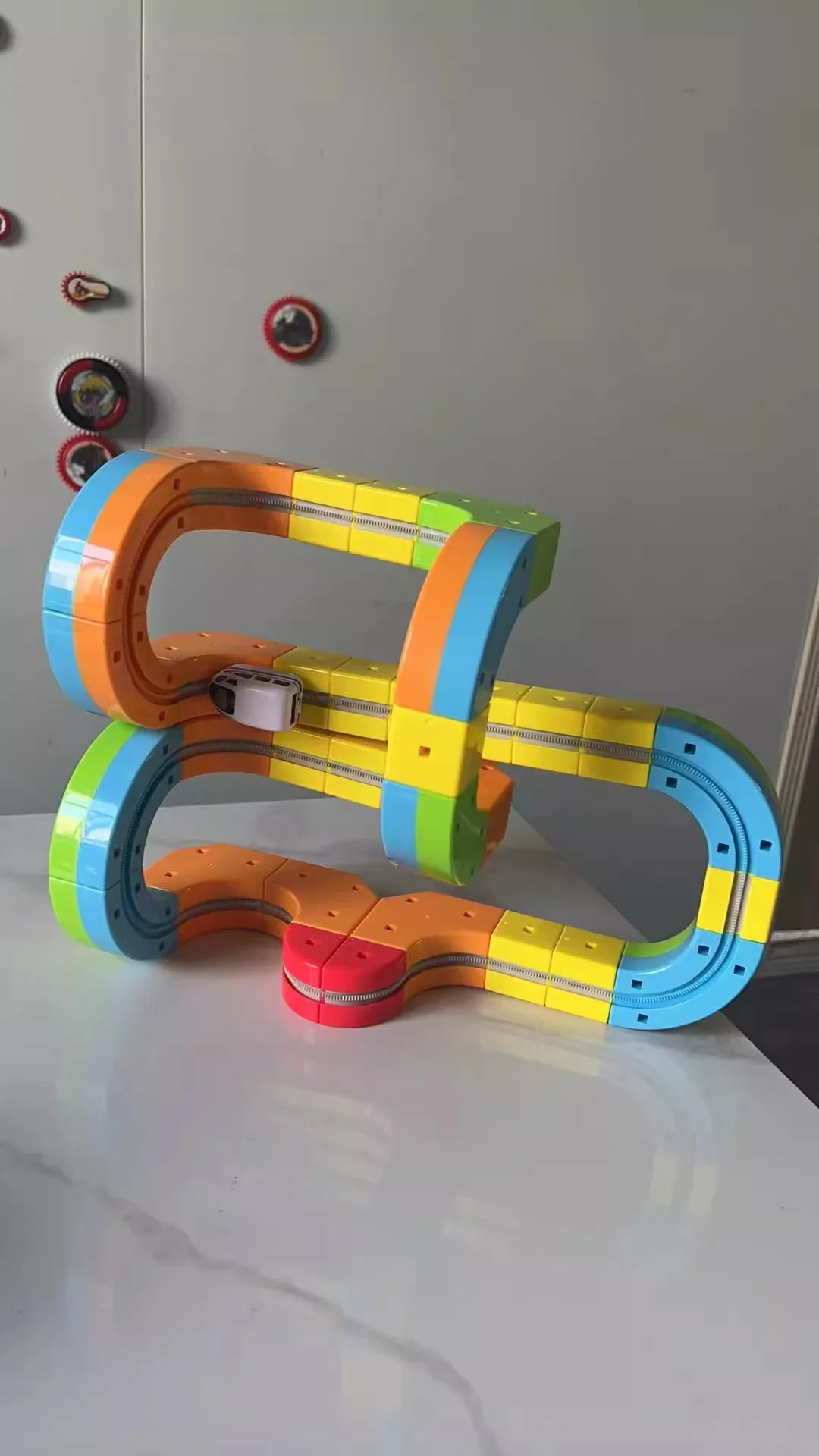2025 Neuer DIY Magic Rail Cube Elektromagnetischer USB-Ladezug, Schienenfahrzeug-Anbau, Kinder-Slot-Spielzeug 55 Stück