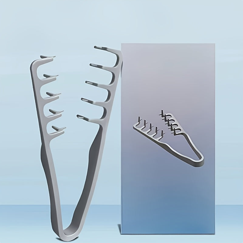 Dieser faltbare Stylingkamm wurde entwickelt, um Volumen und Textur für sofortigen Stand am Ansatz zu verleihen. Er eignet sich perfekt für feines und plattes Haar und sorgt für ein flauschiges Ende bei Ponyfrisuren, Pferdeschwänzen und Herren-Quiffs.