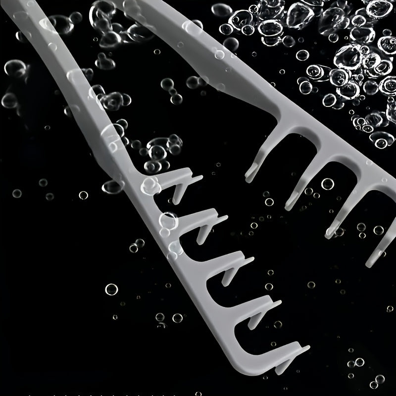 Dieser faltbare Stylingkamm wurde entwickelt, um Volumen und Textur für sofortigen Stand am Ansatz zu verleihen. Er eignet sich perfekt für feines und plattes Haar und sorgt für ein flauschiges Ende bei Ponyfrisuren, Pferdeschwänzen und Herren-Quiffs.