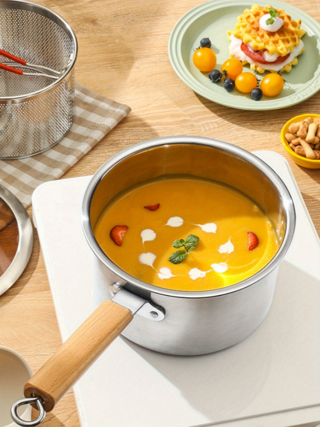 Edelstahl-Siebkorb zum Kochen: Ideal zum Abgießen von Nudeln, Braten und Zubereiten von Suppen – geeignet für alle Arten von Speisen.ktops