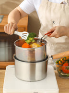 Edelstahl-Siebkorb zum Kochen: Ideal zum Abgießen von Nudeln, Braten und Zubereiten von Suppen – geeignet für alle Arten von Speisen.ktops