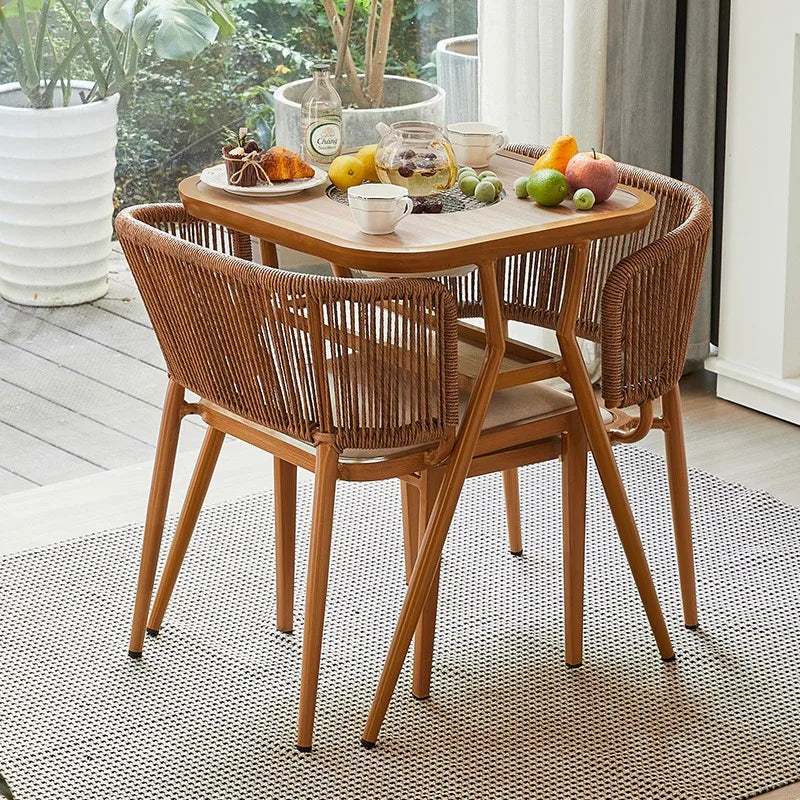 Ofenherstellung von Tee, Balkon, dreiteiliges Set aus Tischen und Stühlen, kleiner multifunktionaler elektrischer Keramikherd, Grillen-Esszimmer