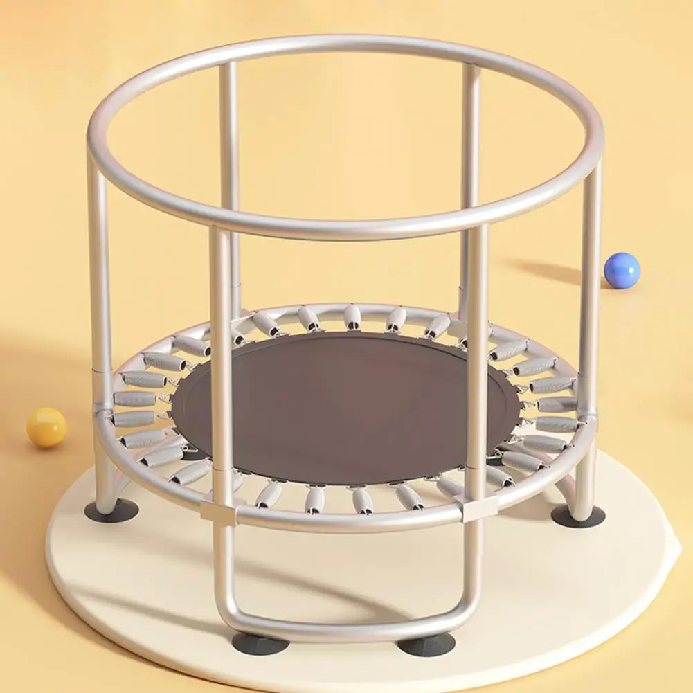 Kindertrampolin, verstellbares Kleinkindtrampolin mit Basketballkorb, Schaukel, Sandsack, Ozeanbälle, Trampolin mit Netz