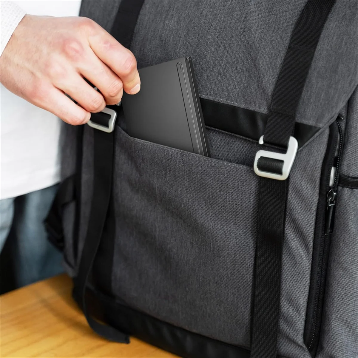 Mini faltbare kabellose Bluetooth-Tastatur (Synchronisierung bis zu 3 Geräte), tragbare Klapptastatur für Android Windows, Schwarz