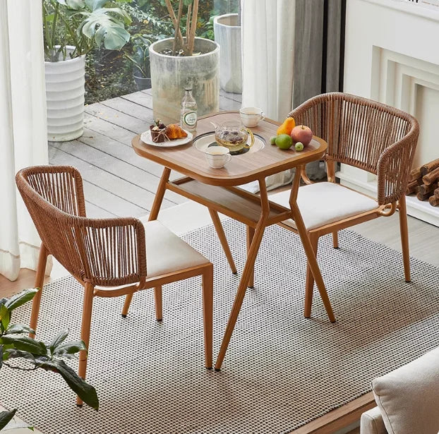 Ofenherstellung von Tee, Balkon, dreiteiliges Set aus Tischen und Stühlen, kleiner multifunktionaler elektrischer Keramikherd, Grillen-Esszimmer