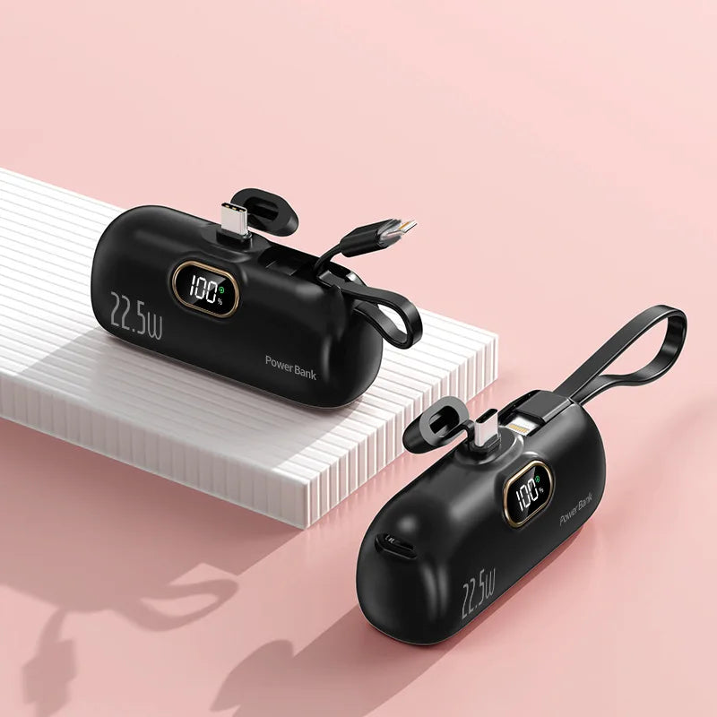 Tragbare Mini-Kapsel-Powerbank, integriertes Kabel, Typ-C-Stecker, 22,5 W, schnelles Aufladen für iPhone, Samsung, Xiaomi, externer Ersatzakku