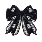 Gothic Emaille-Brosche & Anstecknadel – Skelett, Schleife & Stethoskop | Halloween Schmuck