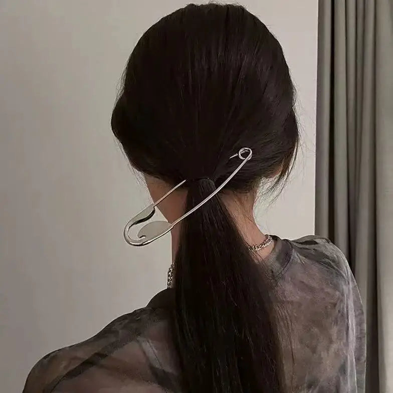 Große Metall-Haarspange im Sicherheitsnadel-Design – Haarklammer für Damen & Mädchen