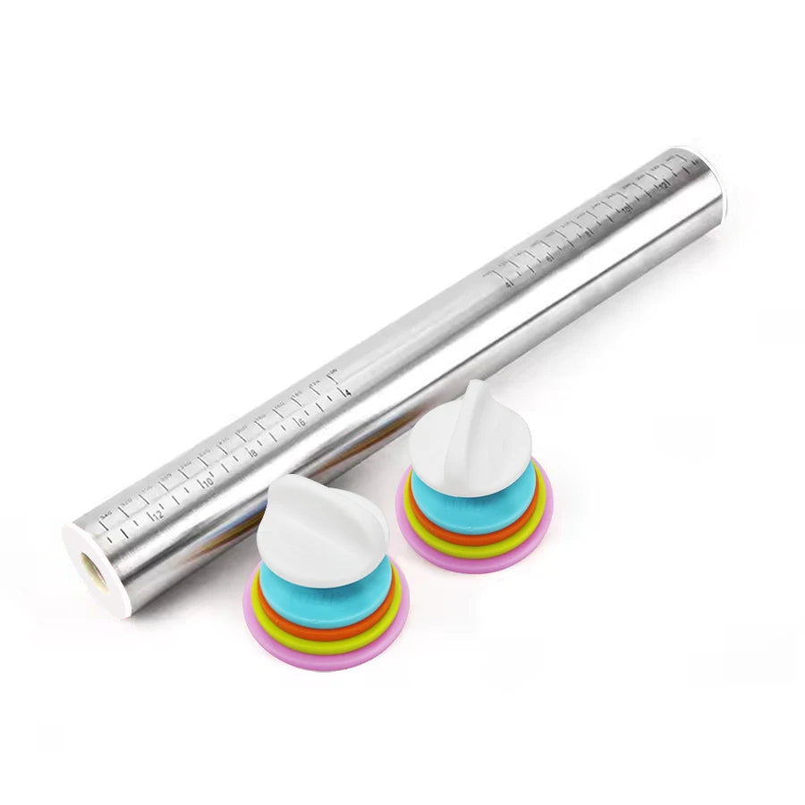 Verstellbarer Nudelholz aus Edelstahl mit 4 dicken abnehmbaren Ringen. Vielseitige Teigroller zum Backen von Pizza-Backgeschirr-Werkzeugen