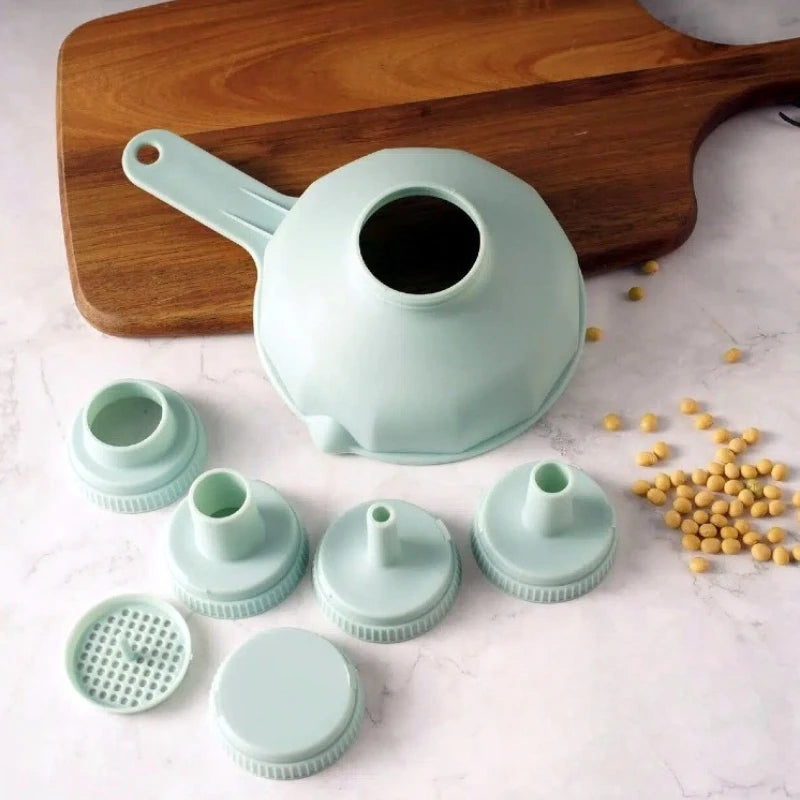 Praktischer Trichter mit großem Durchmesser. Sechs in einem multifunktionalen Kunststofftrichter. Trichter zur Herstellung von Marmeladen. Küchenbedarf und kleine Werkzeuge