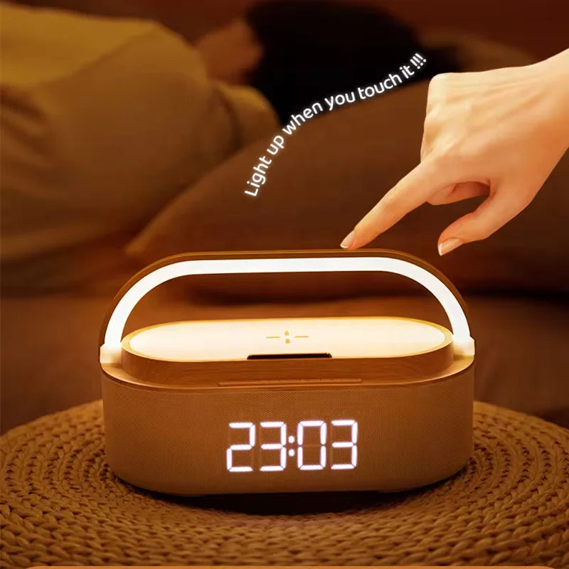 Digitales Weckerradio mit Bluetooth-Lautsprecher, 15 W kabelloses Ladegerät, zwei kabellosen Lautsprecher, einstellbarer lauter Alarmton