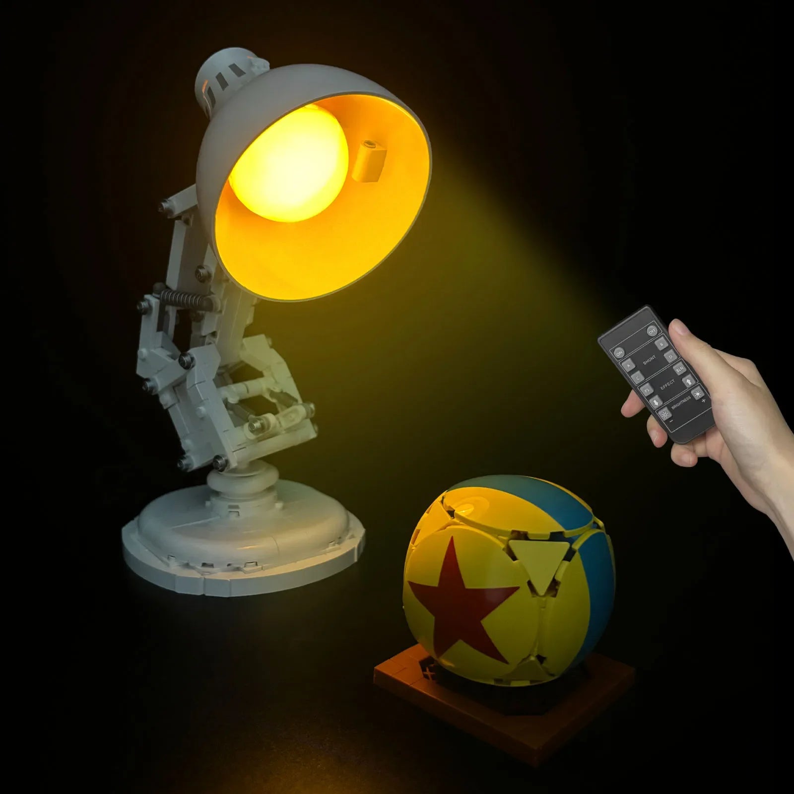2025 Neues Produkt, kreativer Cartoon 21357, Pixar, kleine Tischlampe, Puzzle-Modell, Bausteine, Spielzeug, Zuhause, Wohnzimmer, Weihnachtsgeschenke