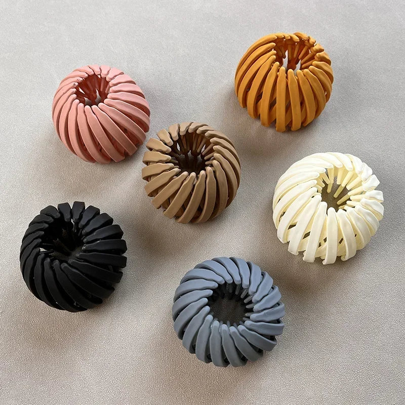 Einziehbarer Pferdeschwanzhalter