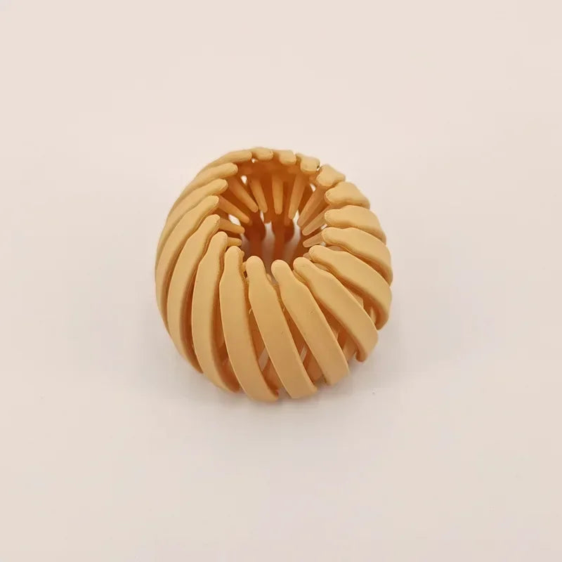 Einziehbarer Pferdeschwanzhalter