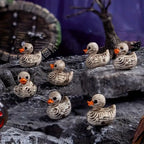 Gothic Totenkopf-Enten 20er-Set – Harzfiguren, Schreibtischdeko Halloween & Party