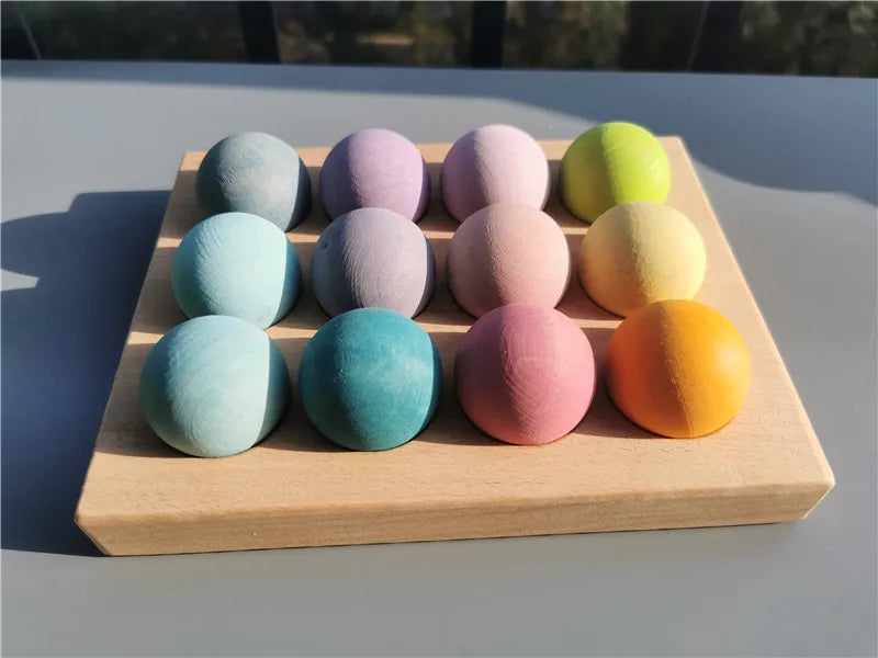 Hochwertige Regenbogen-Musik, klingende Bäume, Holzblütenblätter, Montage und Marmor-Lauf-Bälle, die Kinder-Lernspielzeug verfolgen