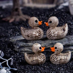 Gothic Totenkopf-Enten 20er-Set – Harzfiguren, Schreibtischdeko Halloween & Party