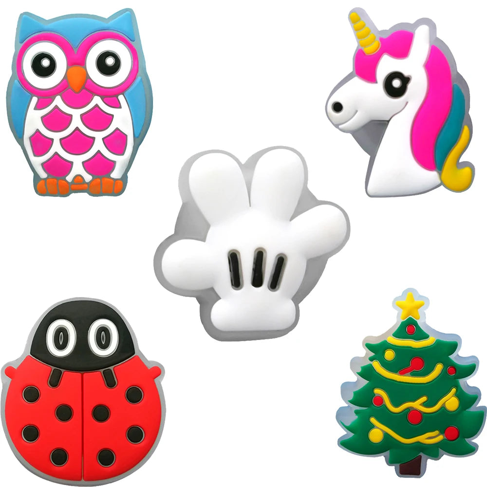 1–5 Stück neue Weihnachts-LED-Schuhanhänger, niedlicher Weihnachtsmann, Katze und Hund, Pin-Zubehör für Sandalen, Schuh-Clogs, Schnalle, Weihnachtsgeschenke