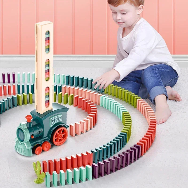 Automatische Verlegung Domino Zug Elektrische Auto Ziegel Blöcke Kits Kreative Spiele Intelligenz Pädagogisches DIY Spielzeug Kinder Geburtstag Geschenk