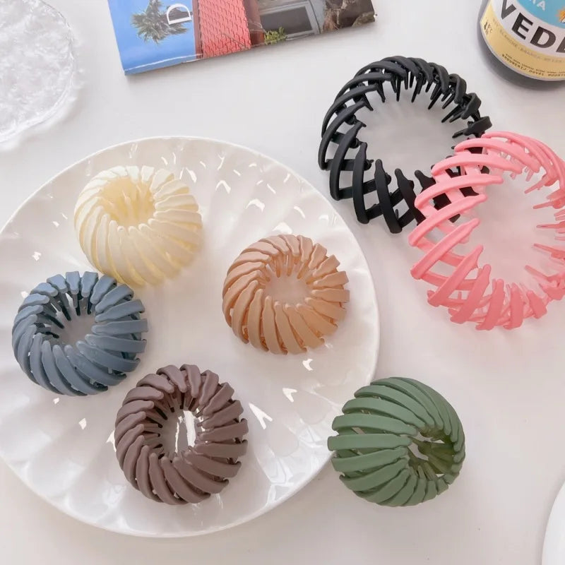 Einziehbarer Pferdeschwanzhalter