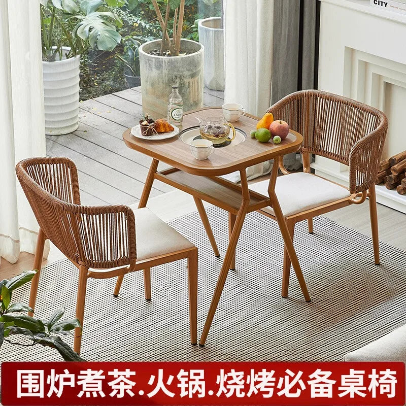 Ofenherstellung von Tee, Balkon, dreiteiliges Set aus Tischen und Stühlen, kleiner multifunktionaler elektrischer Keramikherd, Grillen-Esszimmer