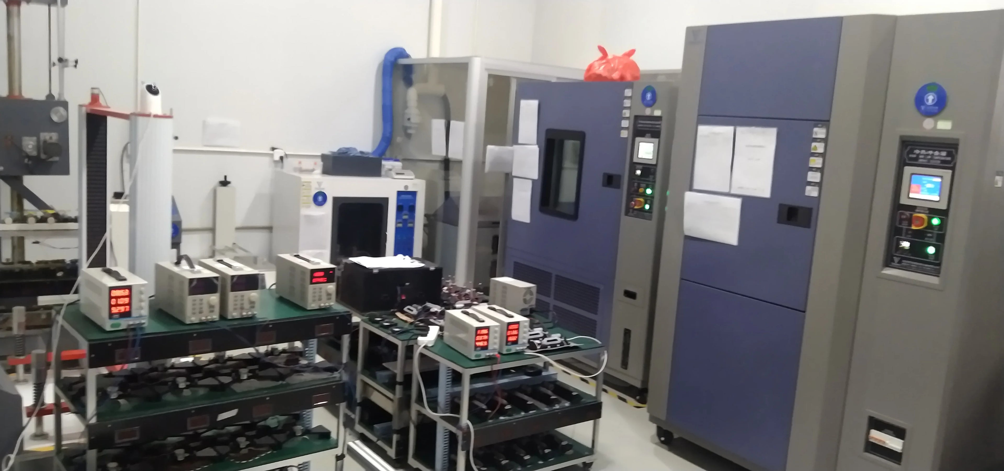 Magic 1 2300 Pa Vakuum-Dampfbügeleisen mit leistungsstarker Absaugung für schnelle Faltenentfernung