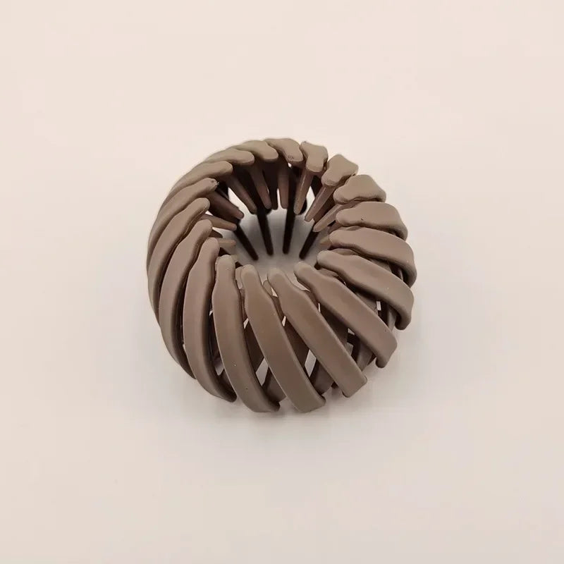 Einziehbarer Pferdeschwanzhalter