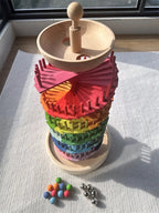 Hochwertige Regenbogen-Musik, klingende Bäume, Holzblütenblätter, Montage und Marmor-Lauf-Bälle, die Kinder-Lernspielzeug verfolgen