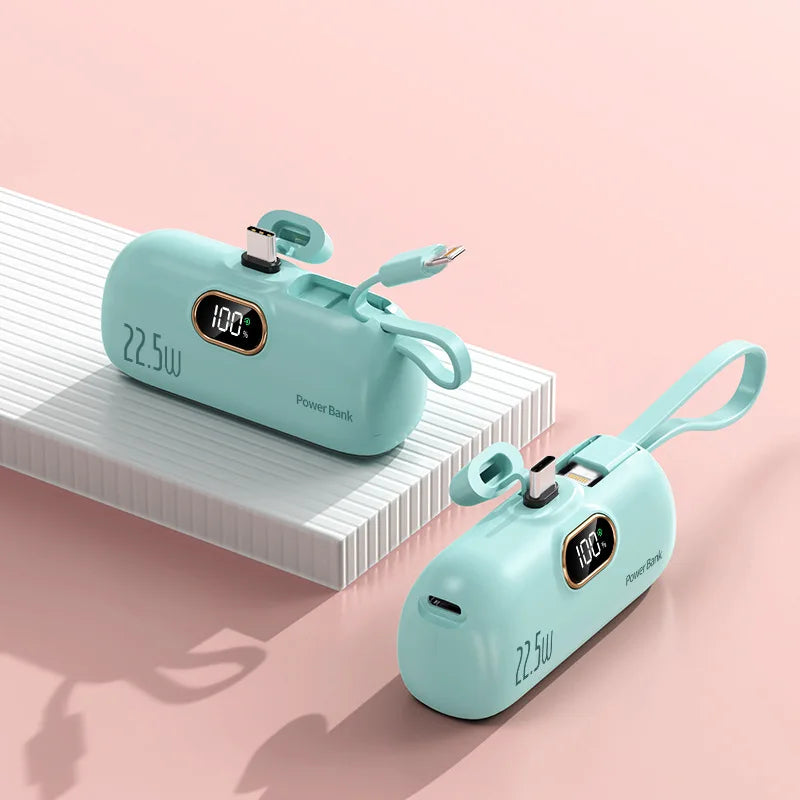 Tragbare Mini-Kapsel-Powerbank, integriertes Kabel, Typ-C-Stecker, 22,5 W, schnelles Aufladen für iPhone, Samsung, Xiaomi, externer Ersatzakku