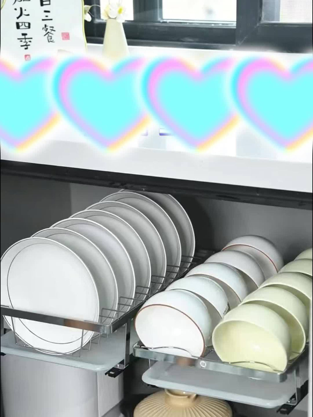 Ausziehbarer Geschirrständer, versenkbarer Abtropfkorb für Geschirr, Tassen und Gläser. Hergestellt aus rostfreiem Kohlenstoffstahl mit verstellbarer Abtropfschale. Ideal zur Aufbewahrung von Geschirr, ein unverzichtbares Küchenutensil.