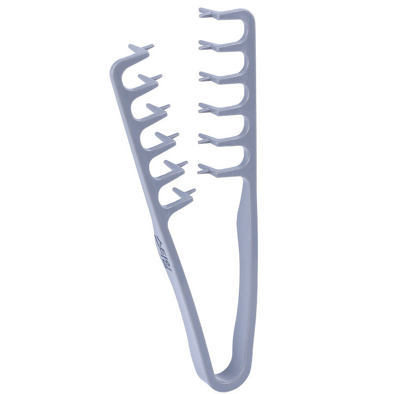 Dieser faltbare Stylingkamm wurde entwickelt, um Volumen und Textur für sofortigen Stand am Ansatz zu verleihen. Er eignet sich perfekt für feines und plattes Haar und sorgt für ein flauschiges Ende bei Ponyfrisuren, Pferdeschwänzen und Herren-Quiffs.